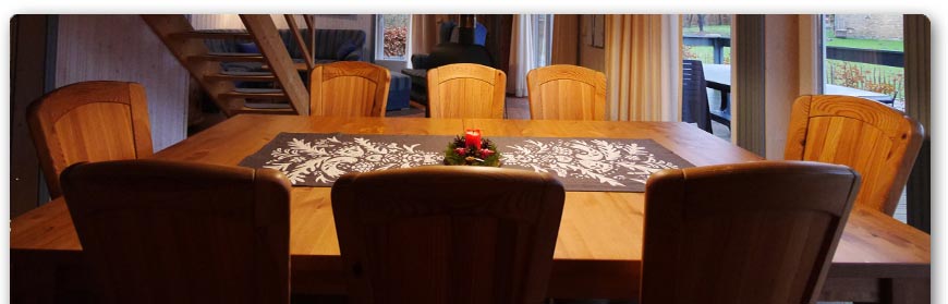 Großer Tisch im Ferienhaus 248